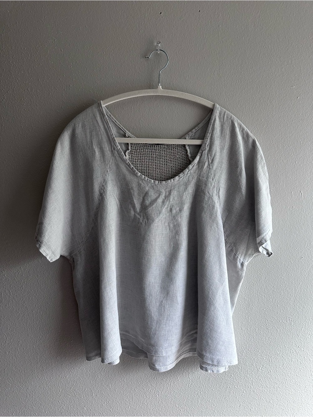 Light Gray Women's Short Sleeve Top with Back Mesh Detail